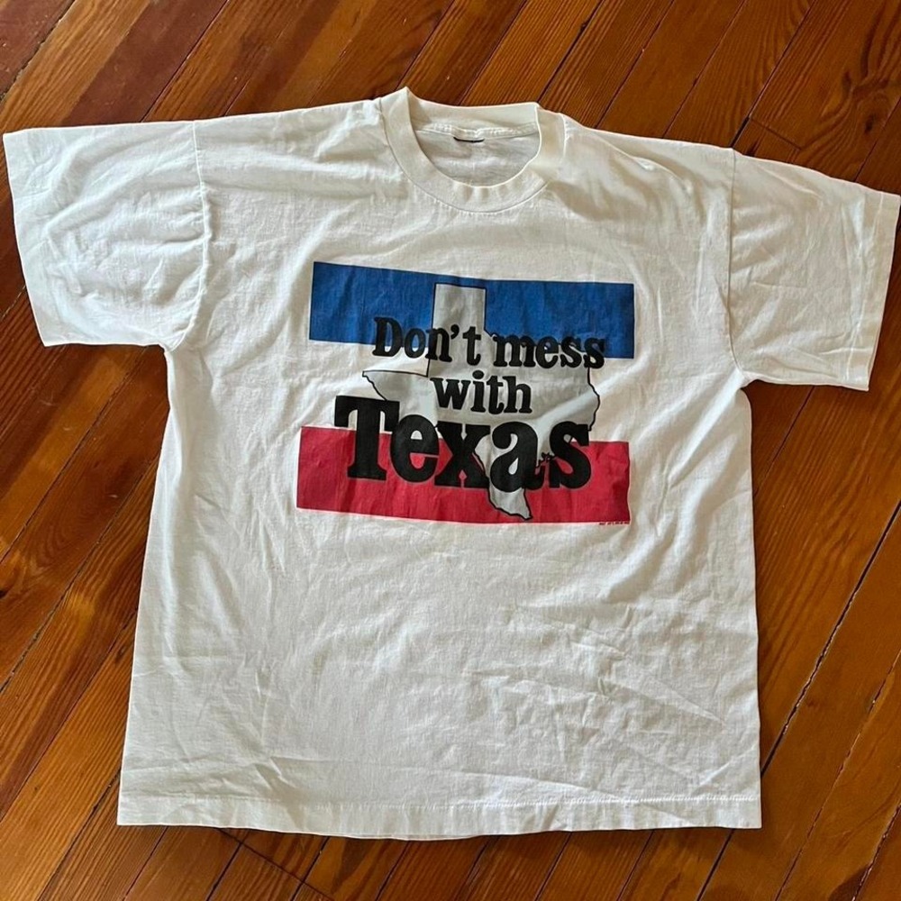 1980s "Don't mess with Texas" Graphic Shirt size M